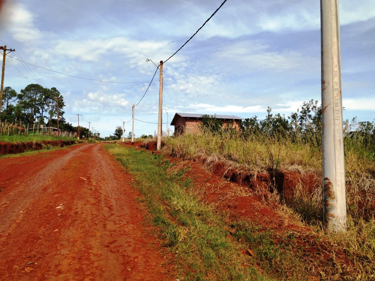 Terreno centrico sobre calle empedrada