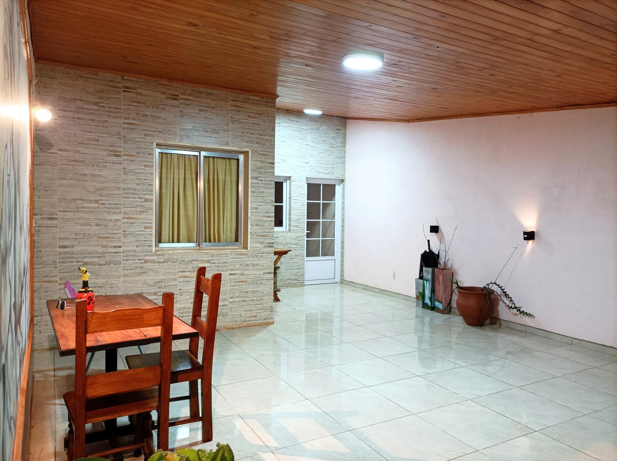 Vendo Casa tres dormitorios Barrio 100 viviendas en Aristobulo del Valle Misiones