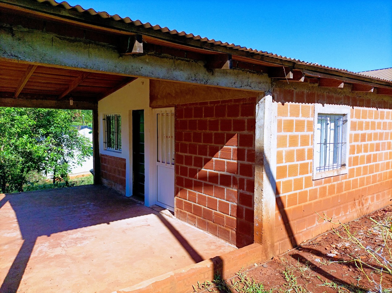 Casa en alquiler dos dormitorios cerca YPF del 200