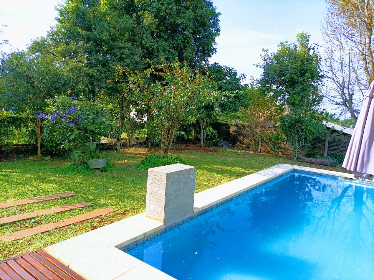 Casa en Venta Jardin America cerca de Plaza Colon con piscina y jacuzzi