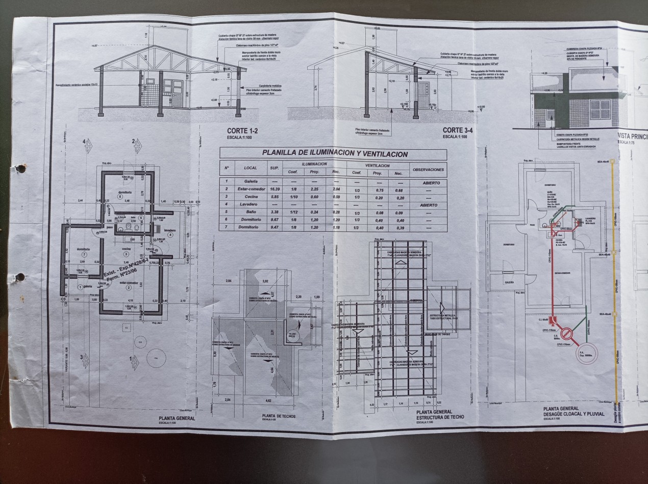 Casa en Venta en Jardin America Barrio 100 viv. Los Lapachos