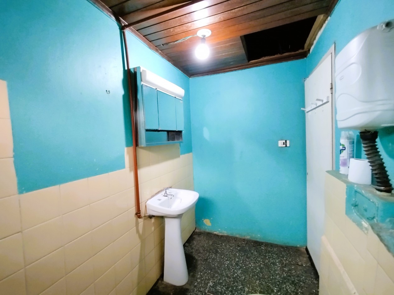 Casa grande en alquiler en el centro de Aristobulo del Valle, frente a plaza