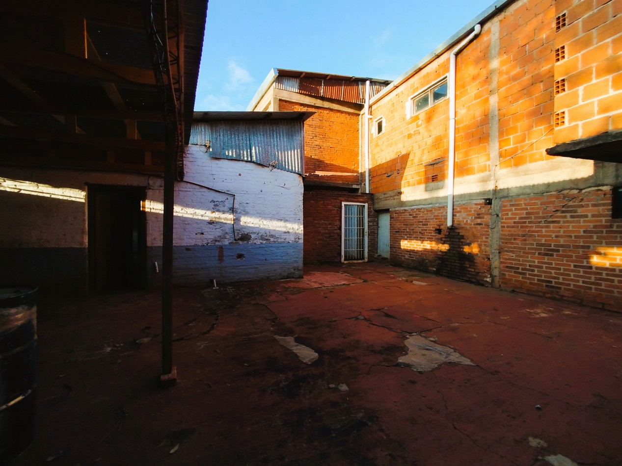 Casa grande en alquiler en el centro de Aristobulo del Valle, frente a plaza