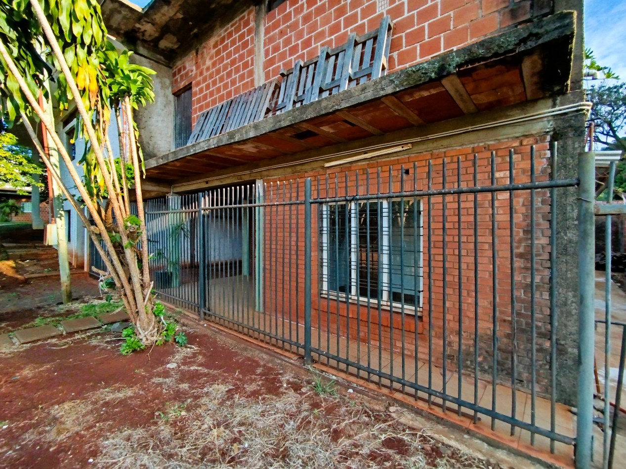Casa grande en alquiler en el centro de Aristobulo del Valle, frente a plaza