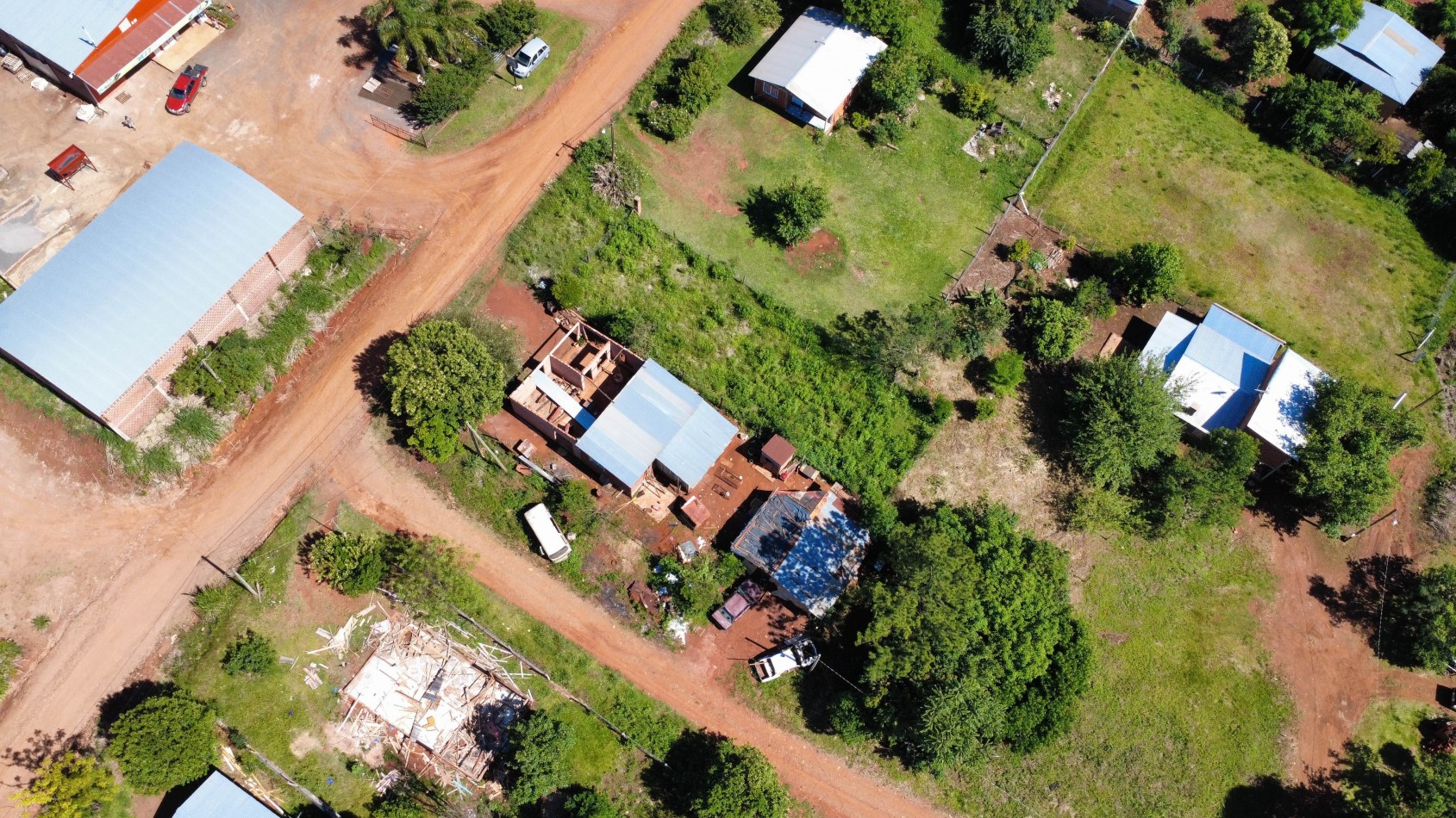 Terreno amplio alto y nivelado