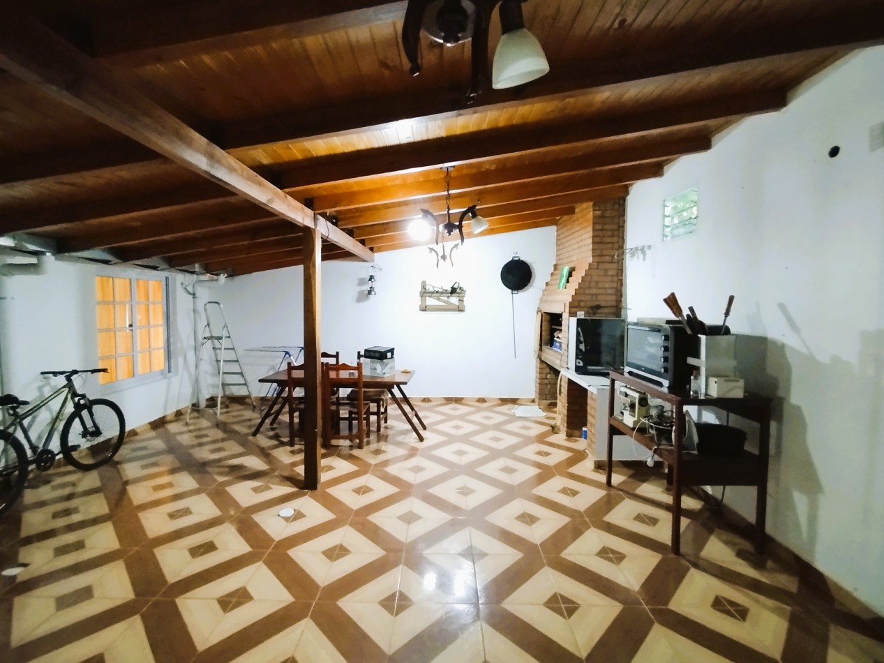 Casa en venta centro de Aristobulo del Valle