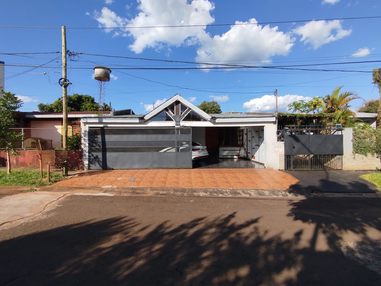 Casa en venta centro de Aristobulo del Valle