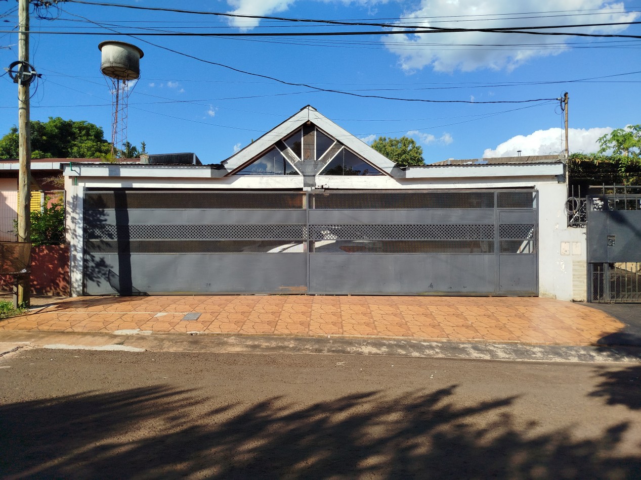 Casa en venta centro de Aristobulo del Valle