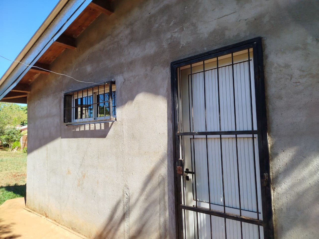 Casa grande en alquiler 3 dormitorios en Barrio Bancario de Aristobulo del Valle