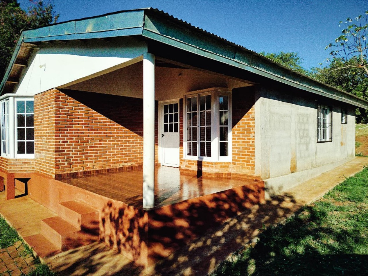 Casa grande en alquiler 3 dormitorios en Barrio Bancario de Aristobulo del Valle