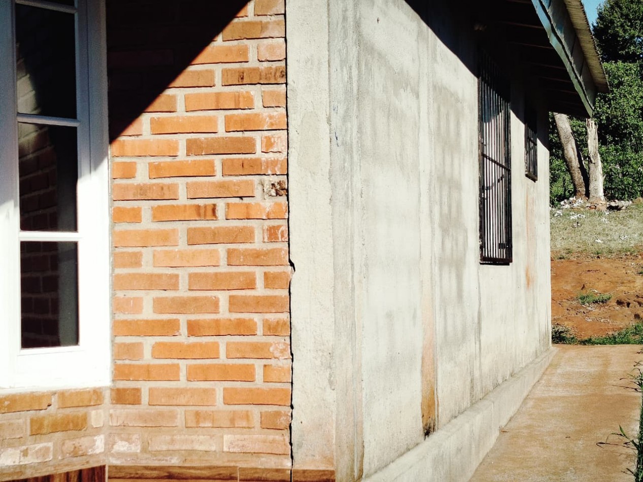Casa grande en alquiler 3 dormitorios en Barrio Bancario de Aristobulo del Valle