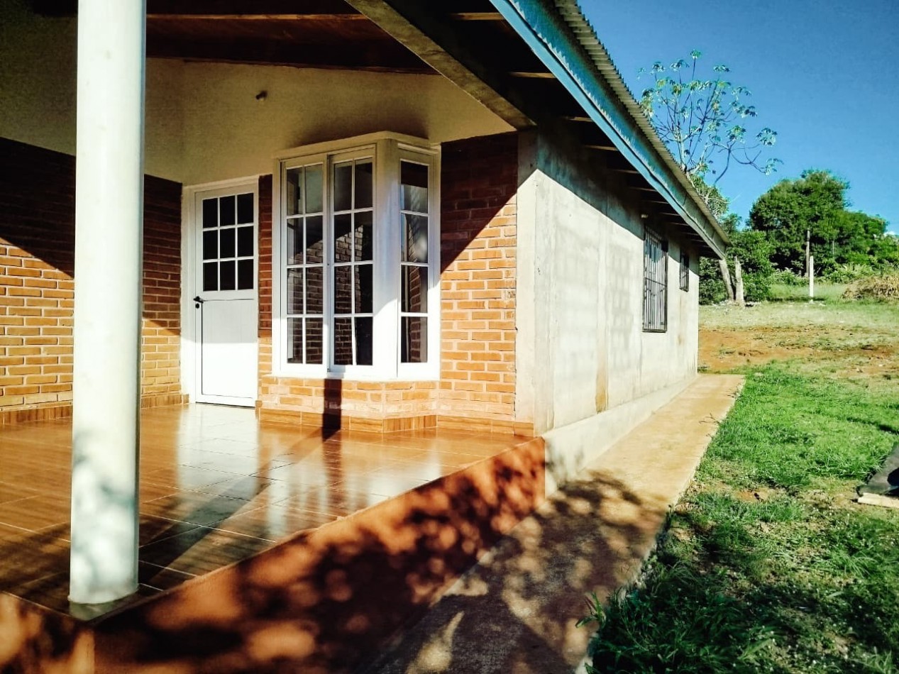 Casa grande en alquiler 3 dormitorios en Barrio Bancario de Aristobulo del Valle