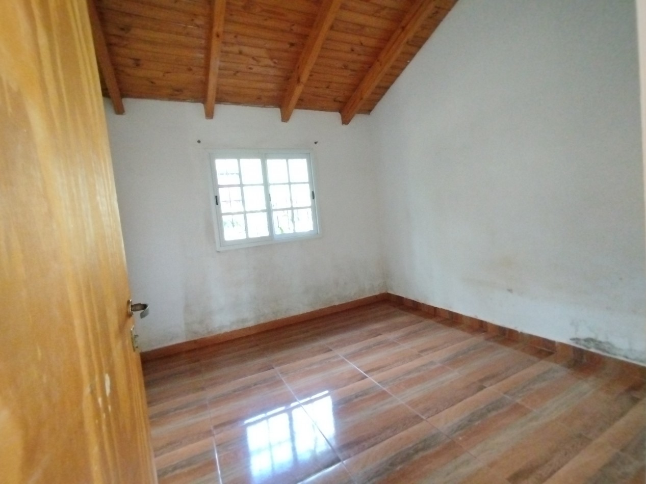 Casa grande en alquiler 3 dormitorios en Barrio Bancario de Aristobulo del Valle