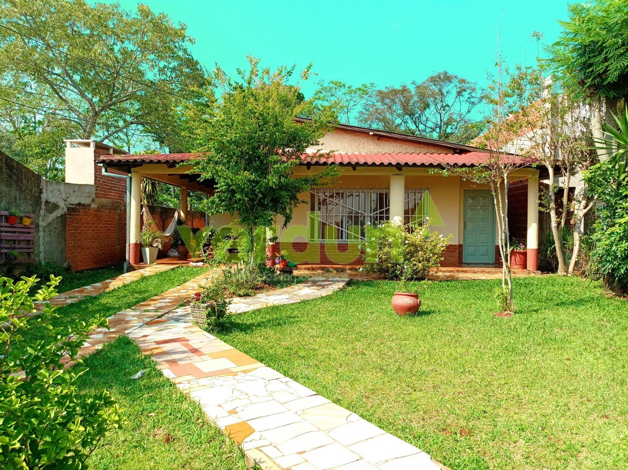 VENDO CASA EN ARISTOBULO DEL VALLE TRES DORMITORIOS