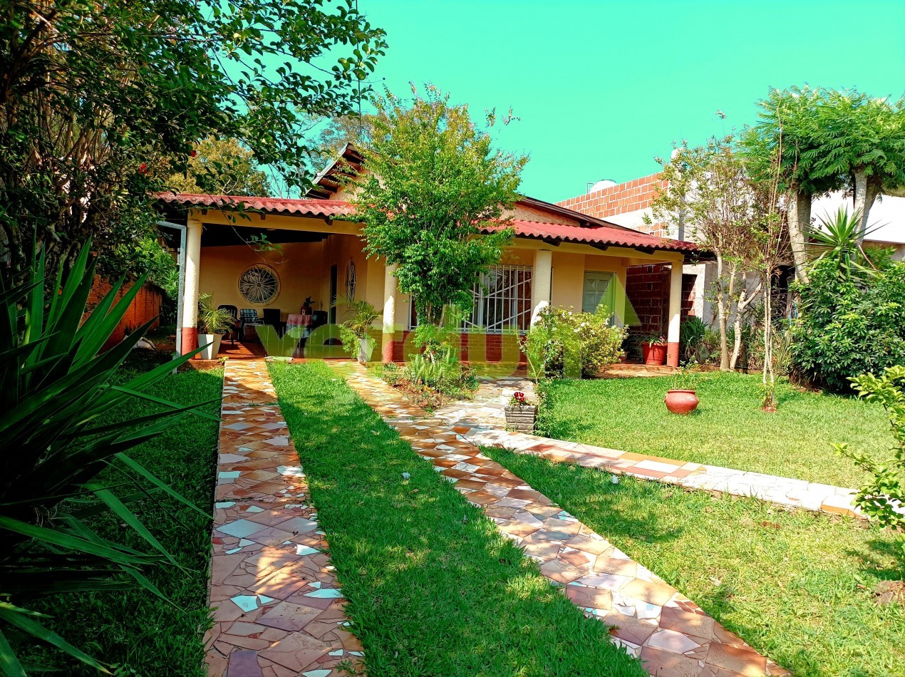 VENDO CASA EN ARISTOBULO DEL VALLE TRES DORMITORIOS