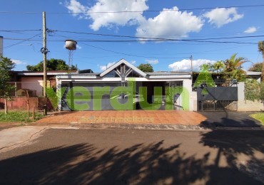 Casa en venta centro de Aristobulo del Valle